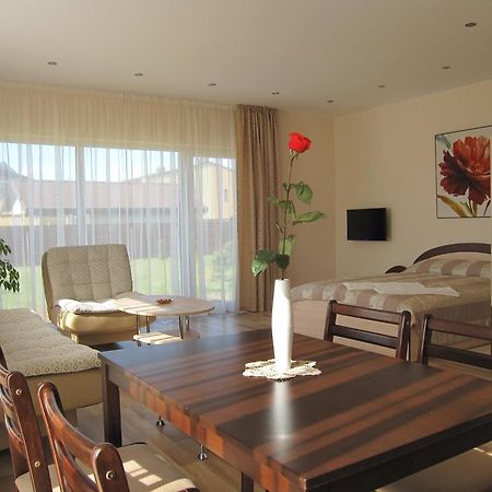 Vila Laima ซเวนตายิ ภายนอก รูปภาพ